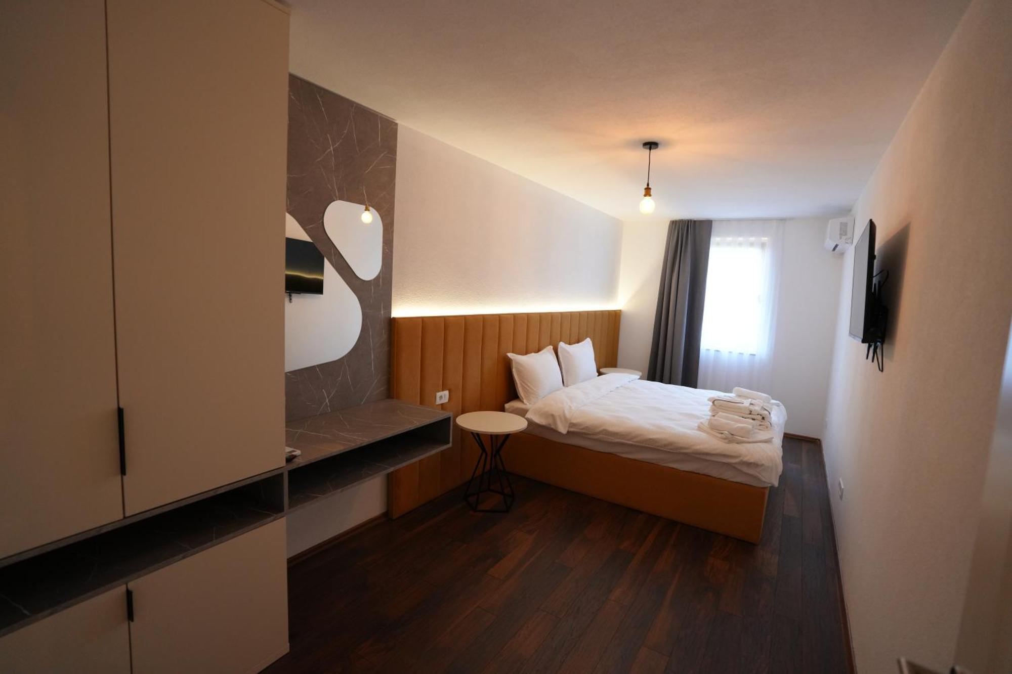 Biond Hotel พริเซรน ภายนอก รูปภาพ