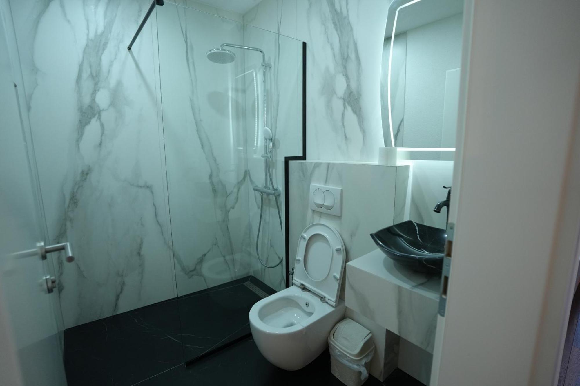 Biond Hotel พริเซรน ภายนอก รูปภาพ