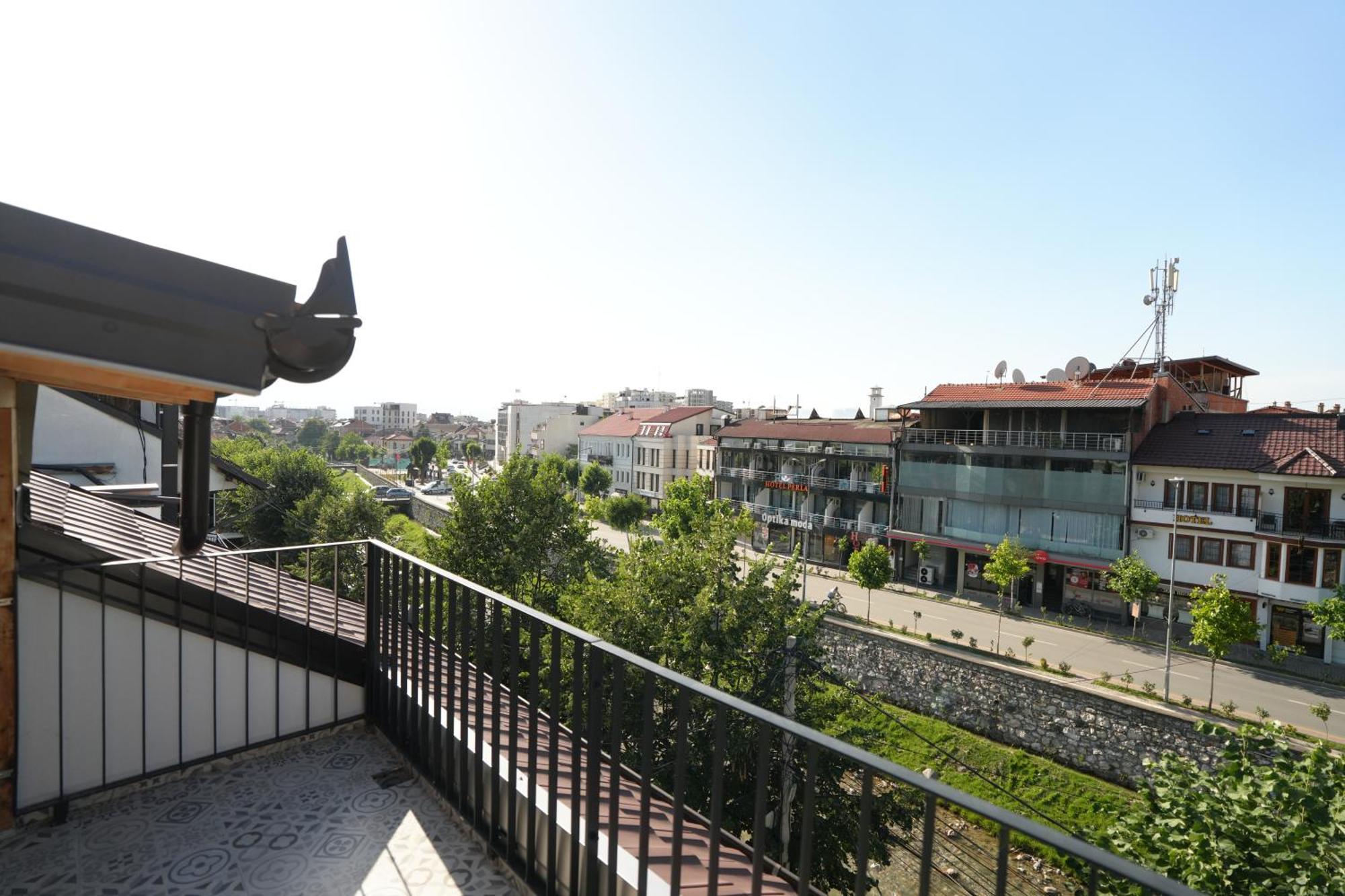Biond Hotel พริเซรน ภายนอก รูปภาพ