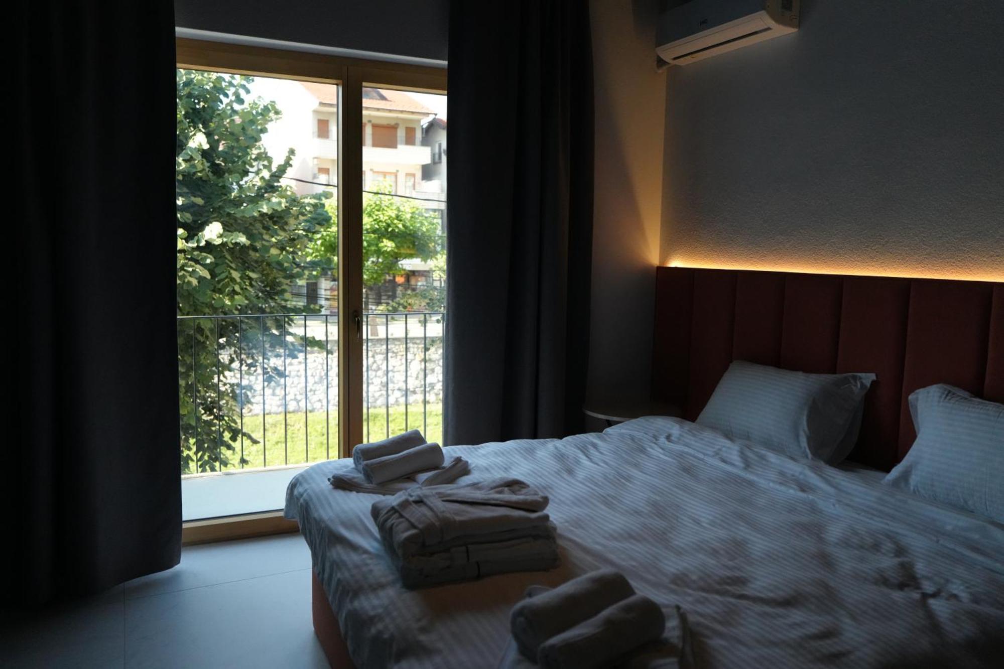 Biond Hotel พริเซรน ภายนอก รูปภาพ