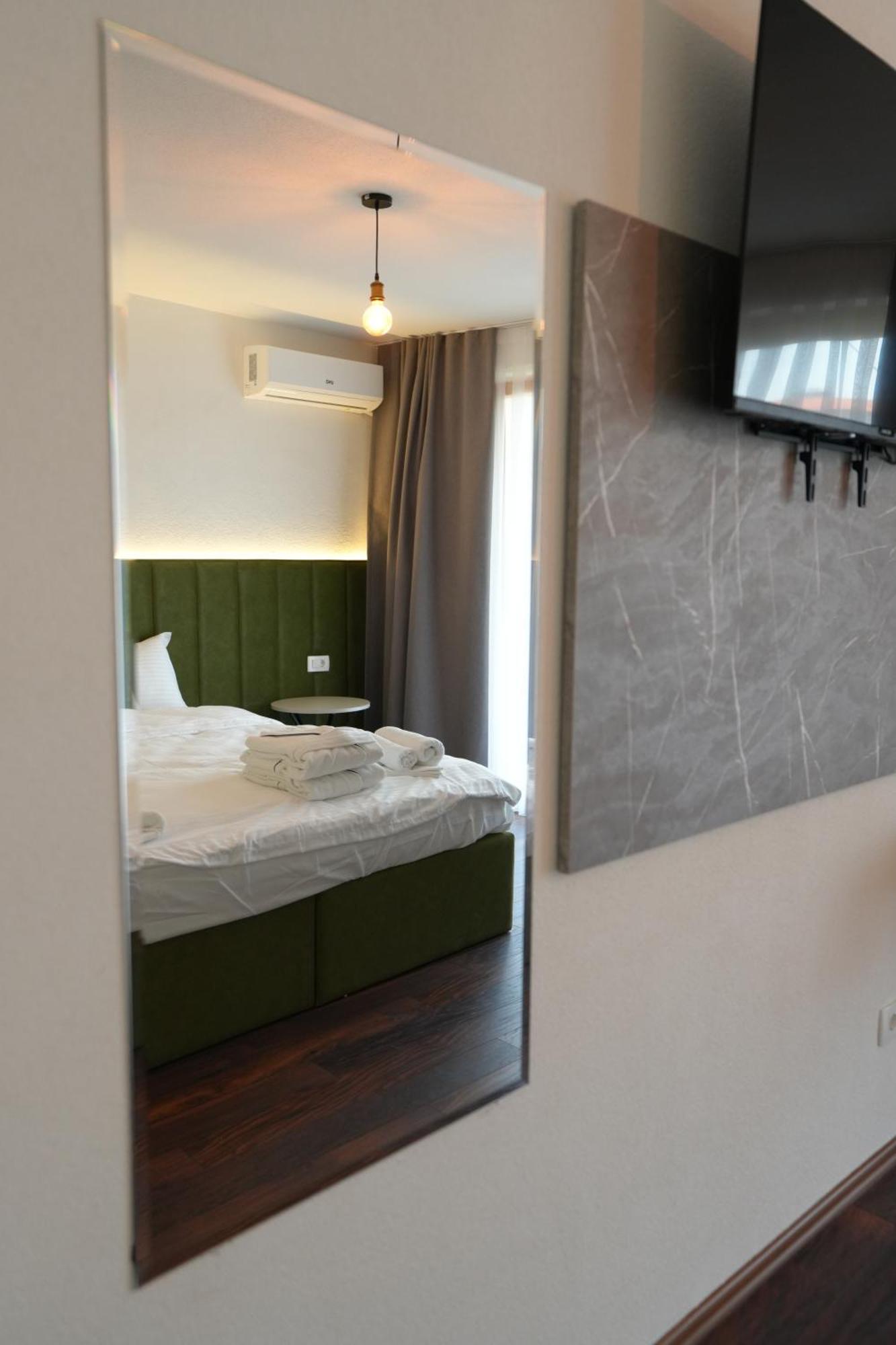 Biond Hotel พริเซรน ภายนอก รูปภาพ