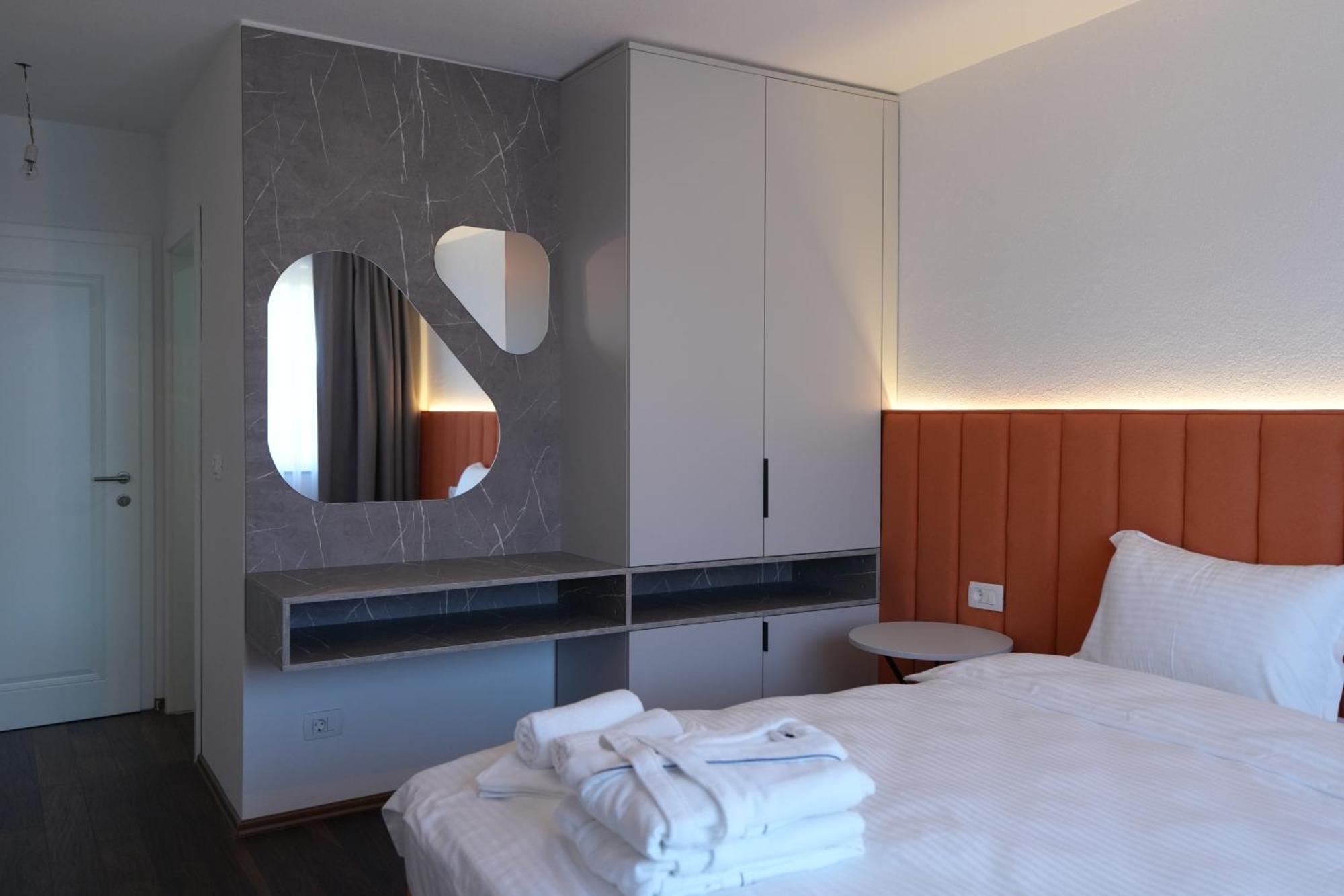 Biond Hotel พริเซรน ภายนอก รูปภาพ