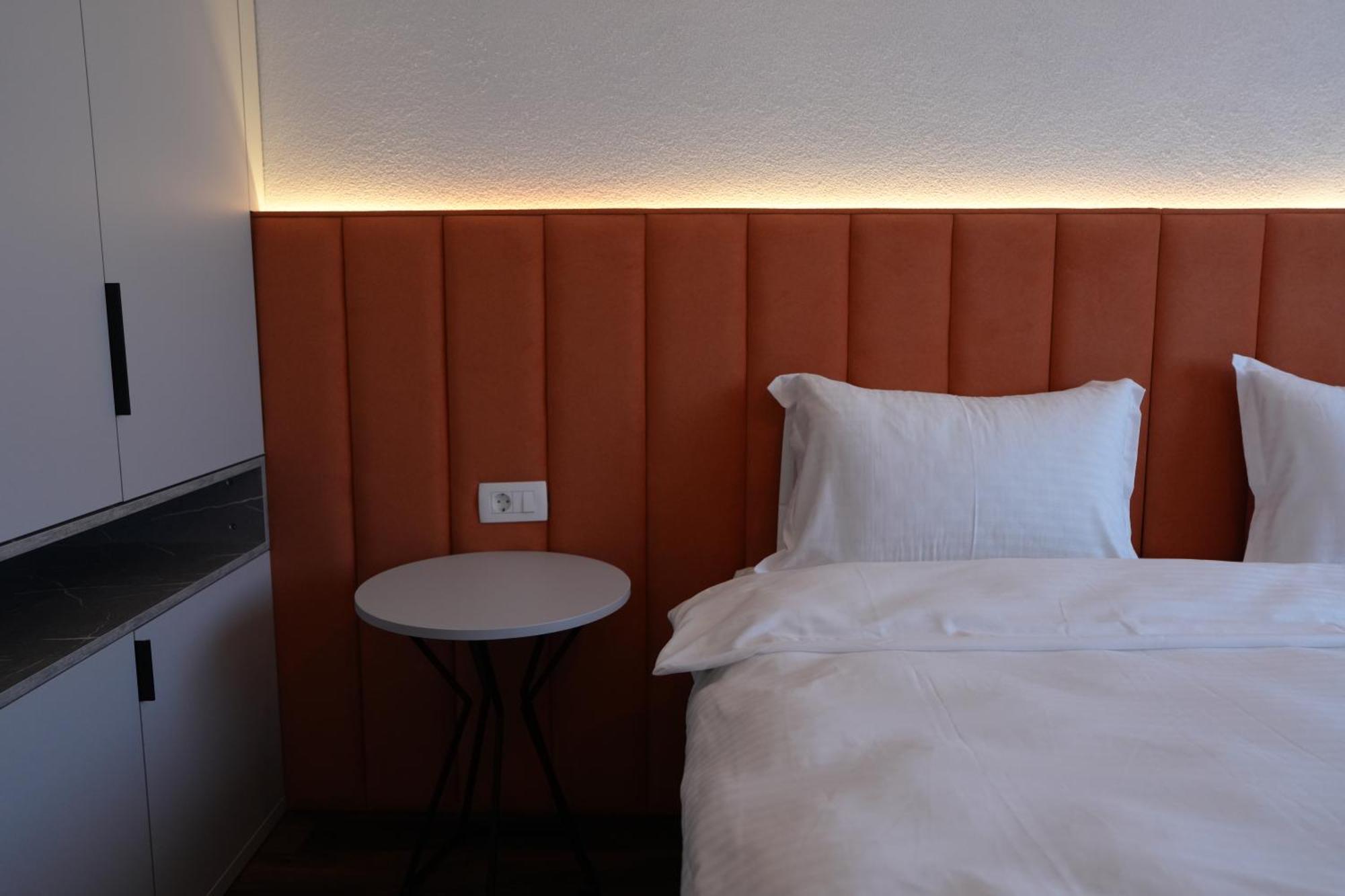 Biond Hotel พริเซรน ภายนอก รูปภาพ